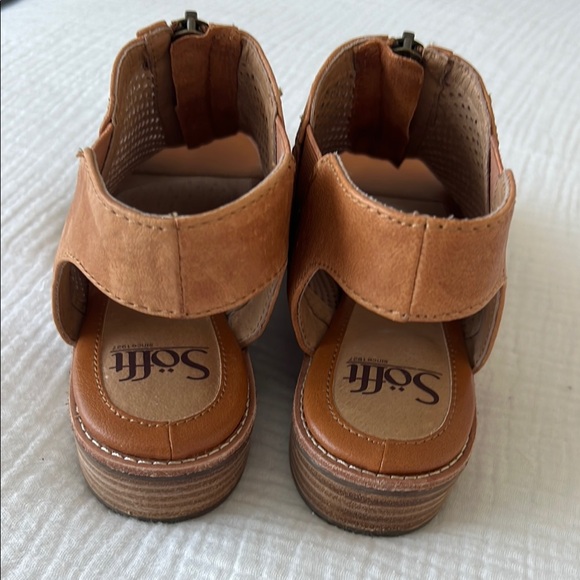 LIKE NEW • Söfft Nalda Zip Sandal in Luggage Leather • Women’s 7M - Picture 7 of 16